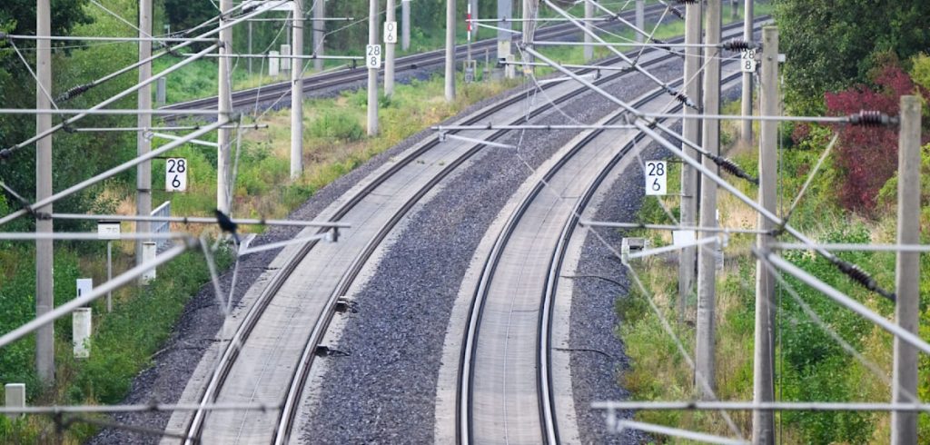 Hamburger Stellwerk lahmt den Norden – Tausende Pendler suchen nach Alternativen